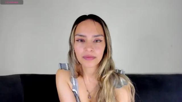 Image 4 of tiana_grey Stream on Chaturbate on 18 months ago