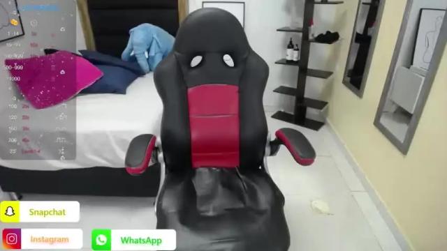 Image 3 of tianapiket Stream on Chaturbate on 12 months ago
