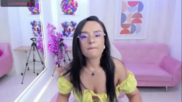 Image 2 of tiara_r Stream on Chaturbate on 28 days ago