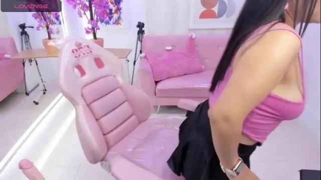 Image 6 of tiara_r Stream on Chaturbate on 25 days ago