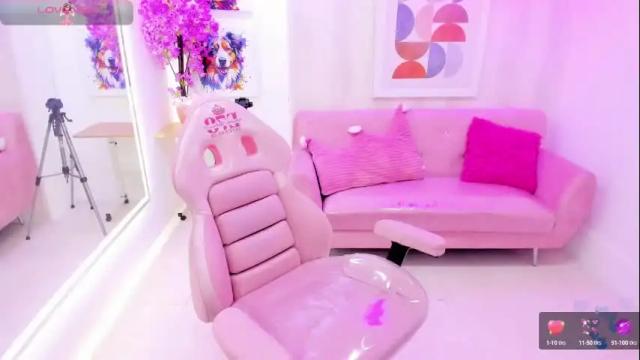 Image 4 of tiara_r Stream on Chaturbate on 14 days ago