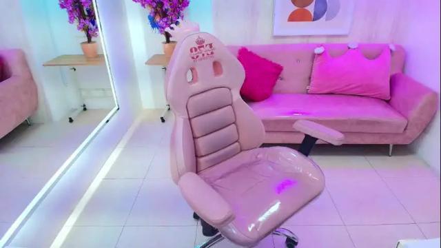 Image 2 of tiara_r Stream on Chaturbate on 4 days ago