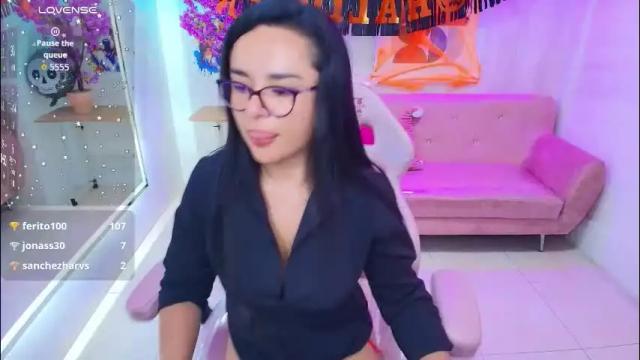 Image 2 of tiara_r Stream on Chaturbate on 2 days ago