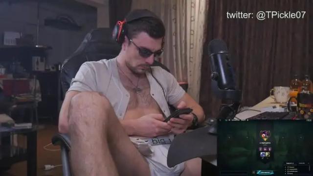Image 7 of tickle_my_pickle07 Stream on Chaturbate on 16 months ago