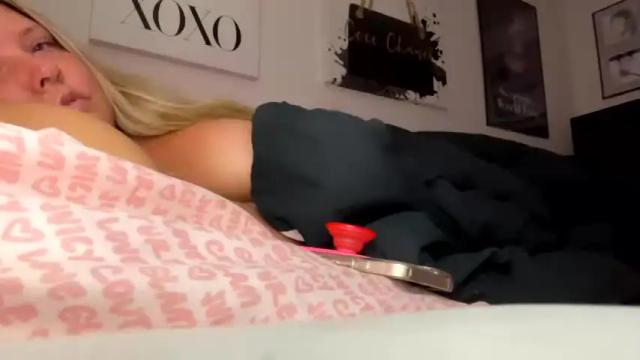 Image 3 of tierratheblonde Stream on Chaturbate on 16 months ago