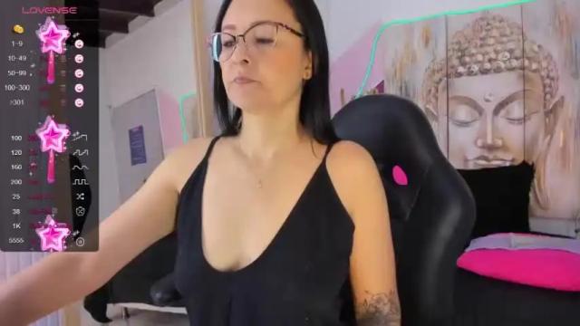 Image 3 of tifanny_cooper9 Stream on Chaturbate on 14 months ago