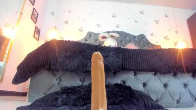 Image 2 of tiffany__lee Stream on Chaturbate on 13 months ago