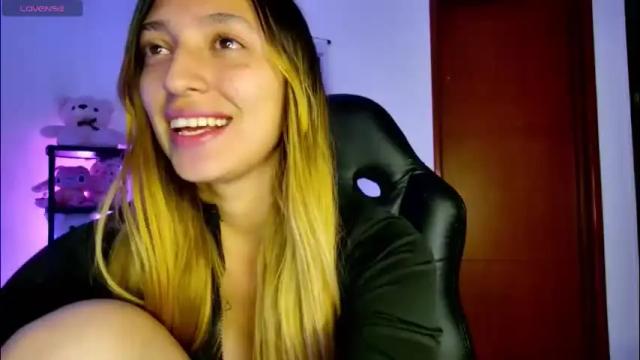 Image 8 of tiffany_bela Stream on Chaturbate on 2 months ago