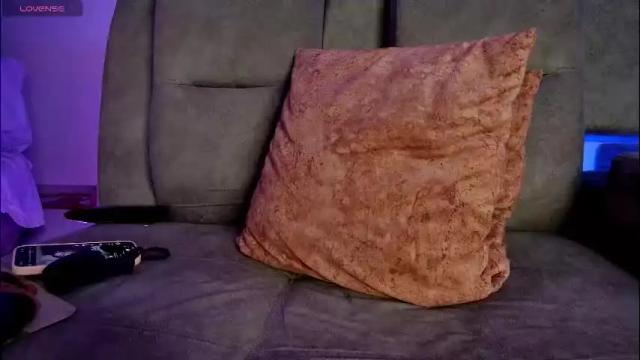 Image 2 of tiffany_bela Stream on Chaturbate on 1 month ago