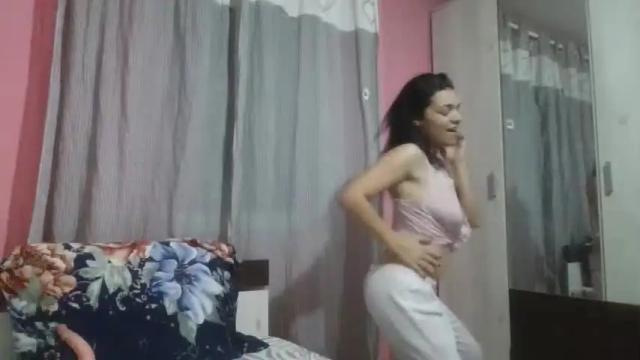 Image 10 of tiffany_chloe Stream on Chaturbate on 18 months ago