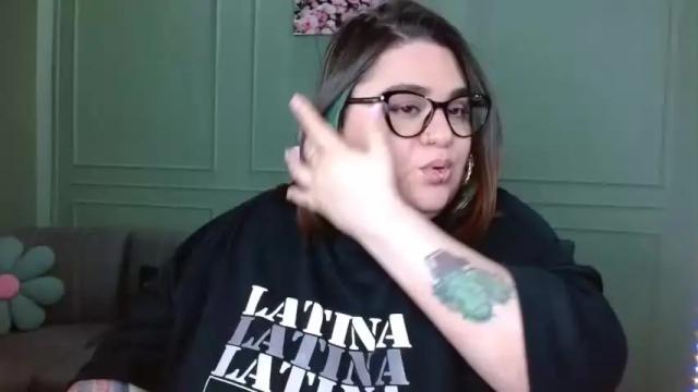 Image 3 of tiffany_laurens Stream on Chaturbate on 12 months ago
