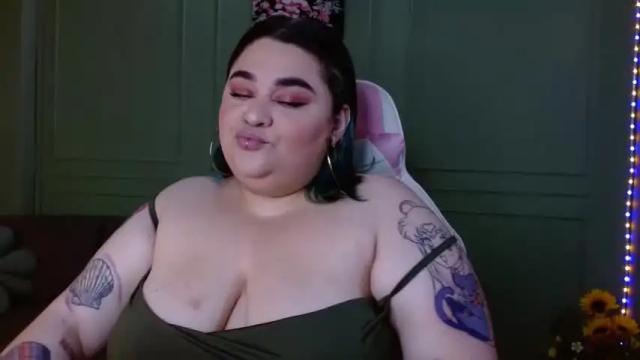 Image 3 of tiffany_laurens Stream on Chaturbate on 15 months ago