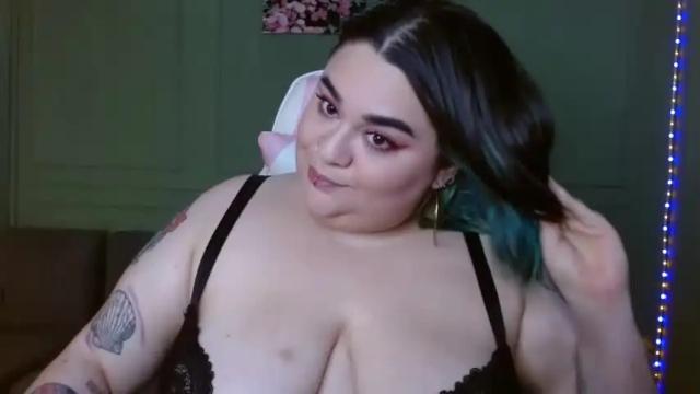 Image 3 of tiffany_laurens Stream on Chaturbate on 12 months ago