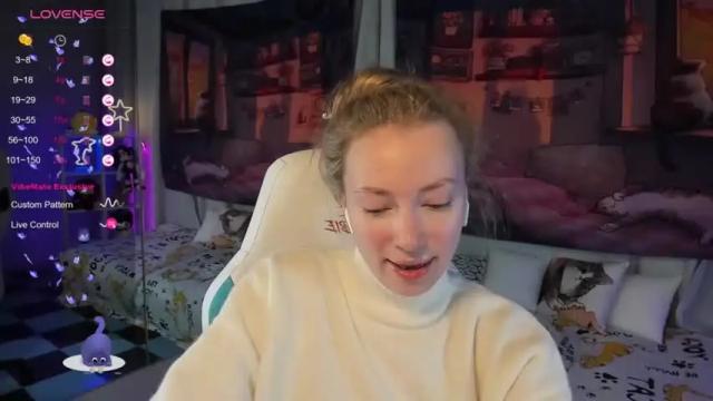 Image 3 of tiffanybatson Stream on Chaturbate on 15 months ago