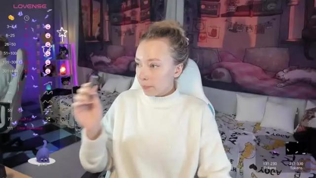 Image 12 of tiffanybatson Stream on Chaturbate on 14 months ago