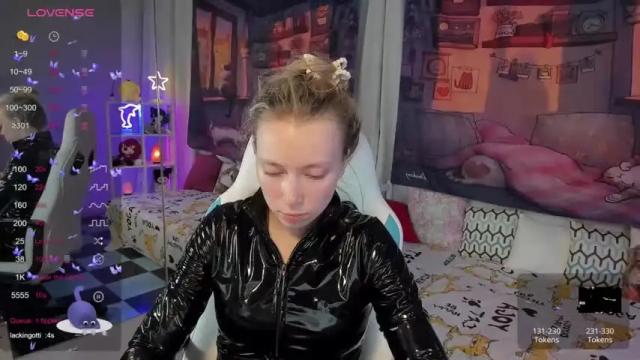 Image 3 of tiffanybatson Stream on Chaturbate on 13 months ago
