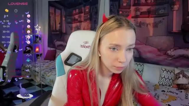 Image 3 of tiffanybatson Stream on Chaturbate on 13 months ago