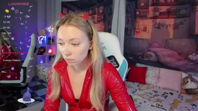 Image 11 of tiffanybatson Stream on Chaturbate on 13 months ago
