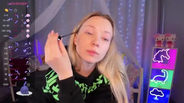 Image 10 of tiffanybatson Stream on Chaturbate on 12 months ago