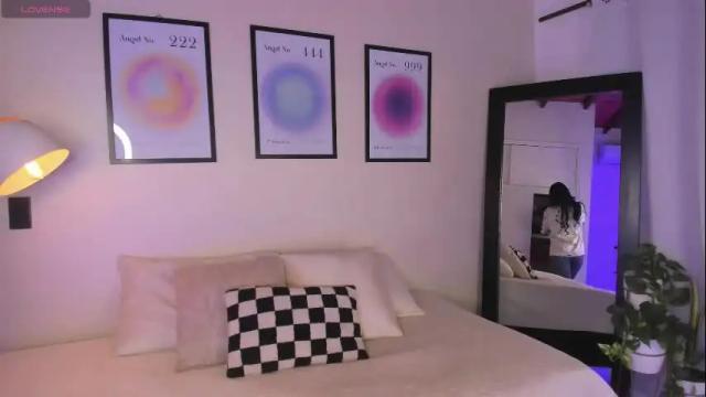 Image 2 of tiffanycole_ Stream on Chaturbate on 1 month ago