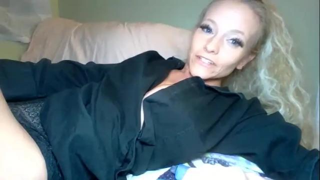 Image 2 of tiffanydove Stream on Chaturbate on 16 months ago