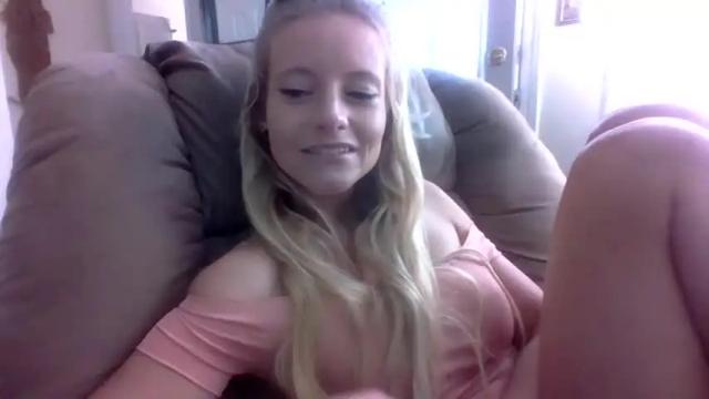 Image 2 of tiffanydove Stream on Chaturbate on 14 months ago