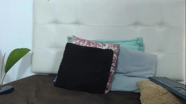 Image 6 of tiffanyfox_1 Stream on Chaturbate on 1 day ago