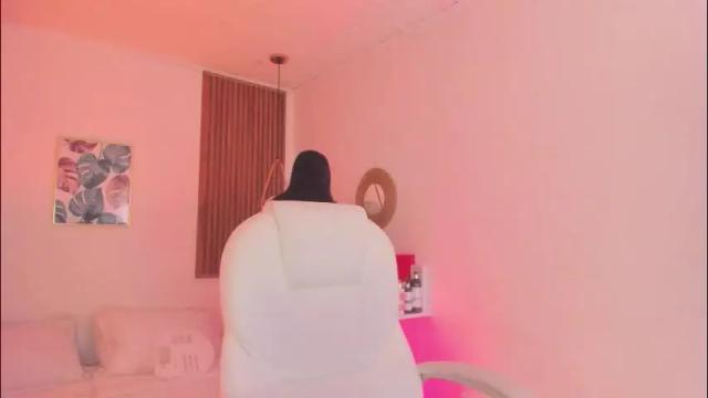 Image 4 of tiffanywright_ Stream on Chaturbate on 17 days ago