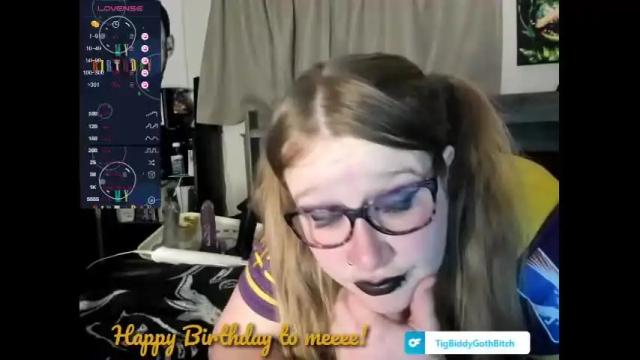 Image 10 of tigbiddygothbitch Stream on Chaturbate on 12 months ago