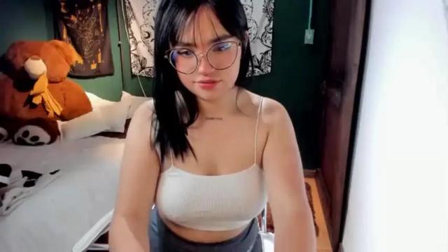 Image 6 of tigerlily__1 Stream on Chaturbate on 16 months ago