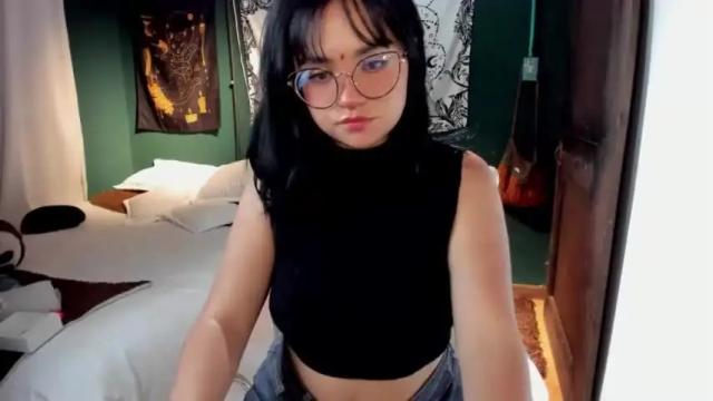 Image 3 of tigerlily__1 Stream on Chaturbate on 24 months ago
