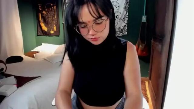 Image 4 of tigerlily__1 Stream on Chaturbate on 24 months ago