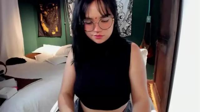 Image 6 of tigerlily__1 Stream on Chaturbate on 24 months ago