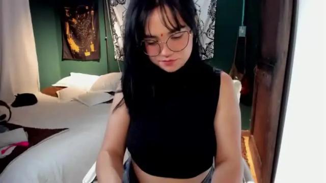 Image 7 of tigerlily__1 Stream on Chaturbate on 24 months ago