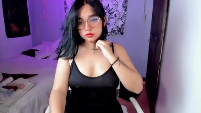 Image 3 of tigerlily__1 Stream on Chaturbate on 14 months ago