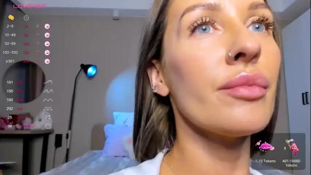 Image 3 of tina__bestie Stream on Chaturbate on 10 days ago