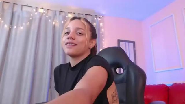 Image 3 of tina_claus Stream on Chaturbate on 17 months ago