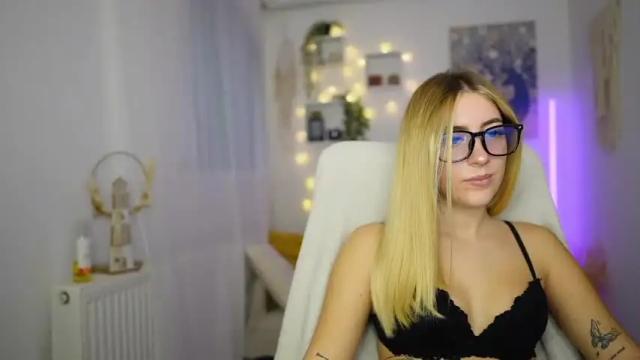 Image 4 of tina_nappi Stream on Chaturbate on 20 months ago