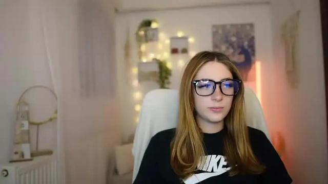 Image 2 of tina_nappi Stream on Chaturbate on 18 months ago