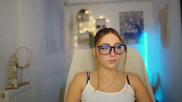 Image 4 of tina_nappi Stream on Chaturbate on 17 months ago