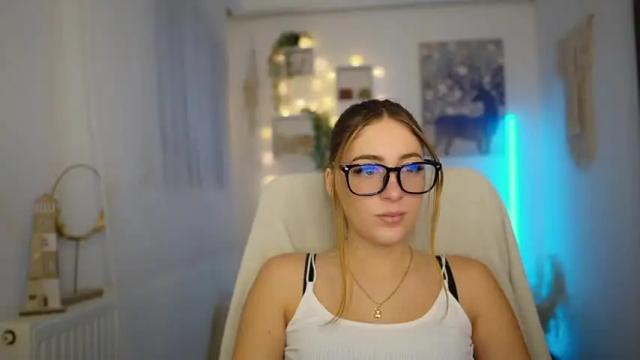 Image 6 of tina_nappi Stream on Chaturbate on 17 months ago