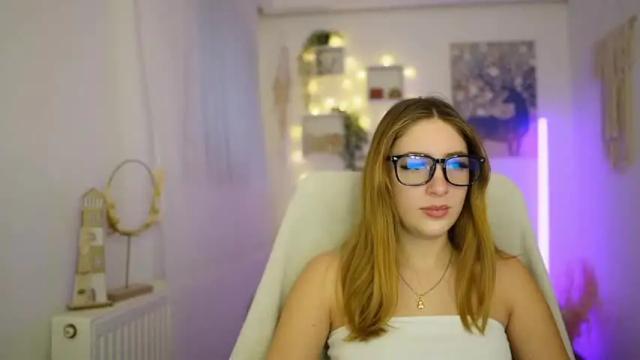 Image 3 of tina_nappi Stream on Chaturbate on 17 months ago