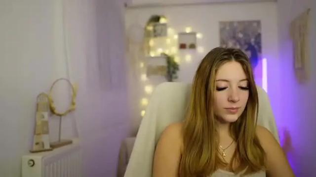 Image 3 of tina_nappi Stream on Chaturbate on 17 months ago