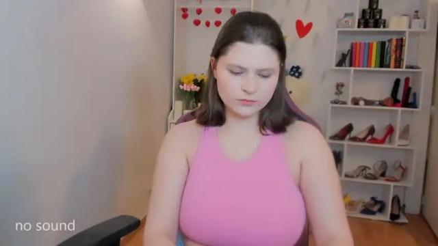 Image 11 of tinaangelll Stream on Chaturbate on 14 months ago