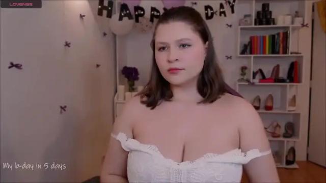 Image 4 of tinaangelll Stream on Chaturbate on 14 months ago