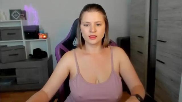 Image 4 of tinaangelll Stream on Chaturbate on 2 months ago