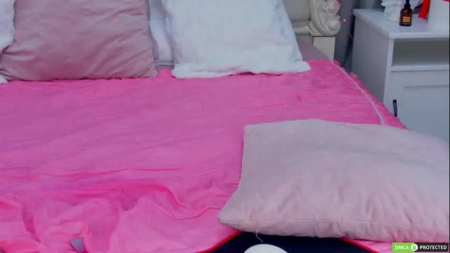Image 3 of tinabrook Stream on Chaturbate on 1 month ago