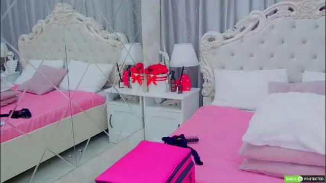 Image 10 of tinabrook Stream on Chaturbate on 11 days ago