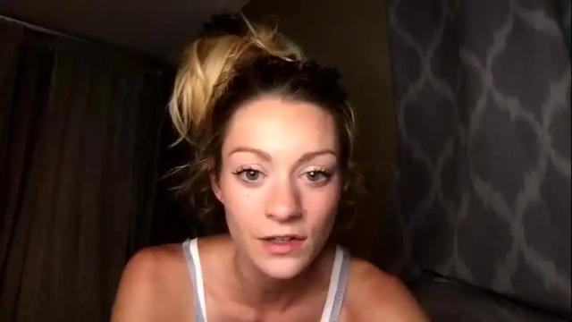 Image 7 of tinacolby Stream on Chaturbate on 20 months ago