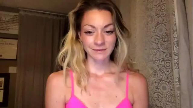 Image 6 of tinacolby Stream on Chaturbate on 19 months ago